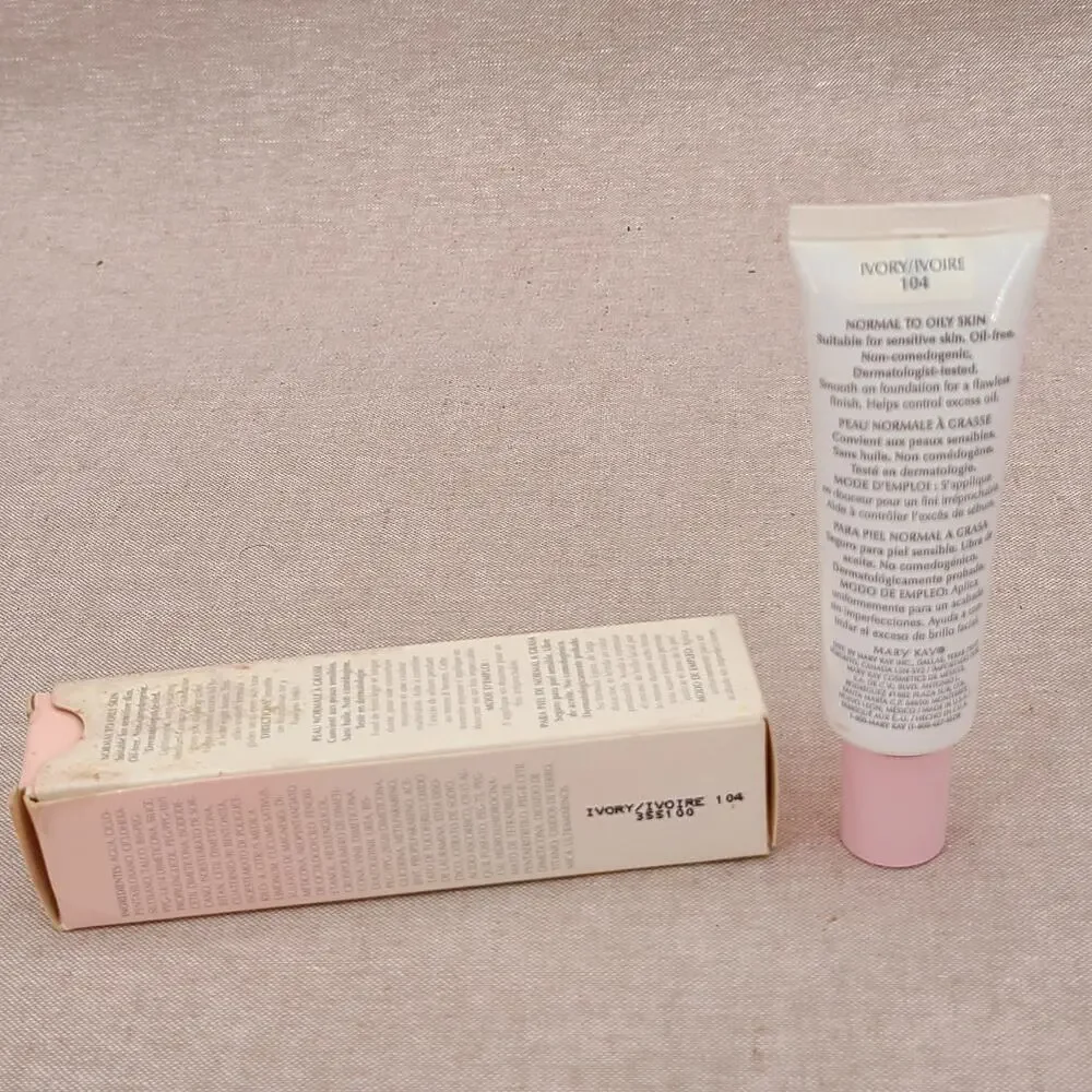 Mary Kay Medium Coverage Foundation Ivory 104 - Pink Cap # 355100 NIB Full Size